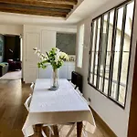 Apartman Luxury Marais With Authentic Parisian Flair Párizs
