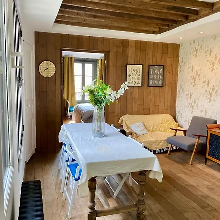 Luxury Marais With Authentic Parisian Flair Appartamento Parigi