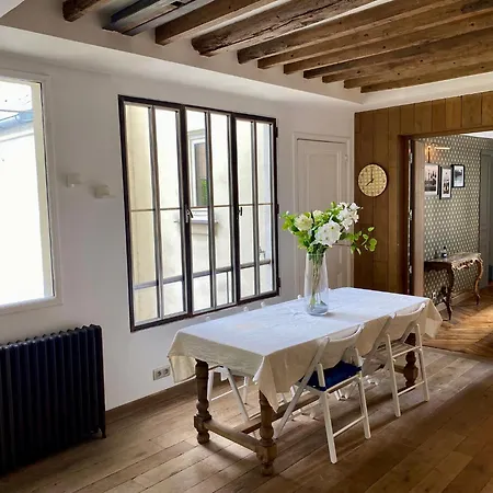 Luxury Marais With Authentic Parisian Flair Appartamento