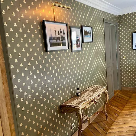 Appartamento Luxury Marais With Authentic Parisian Flair Parigi