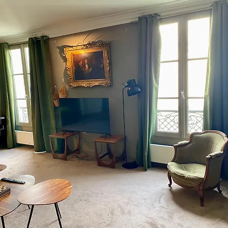 Appartamento Luxury Marais With Authentic Parisian Flair Parigi