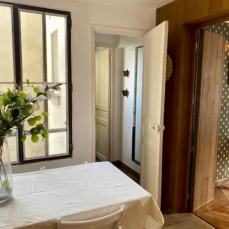 Luxury Marais With Authentic Parisian Flair