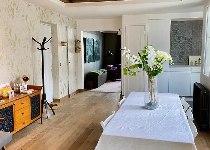 Luxury Marais With Authentic Parisian Flair *