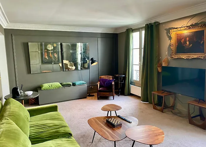 Luxury Marais With Authentic Parisian Flair *