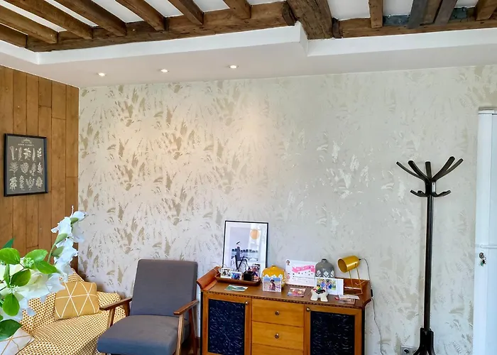 Luxury Marais With Authentic Parisian Flair *