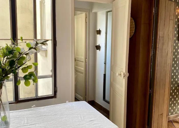 Luxury Marais With Authentic Parisian Flair