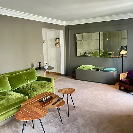 شقة Luxury Marais With Authentic Parisian Flair باريس