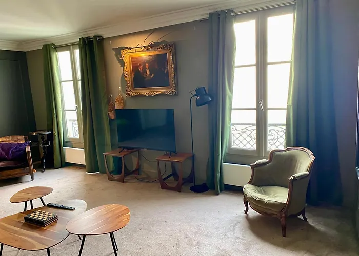 شقة Luxury Marais With Authentic Parisian Flair باريس