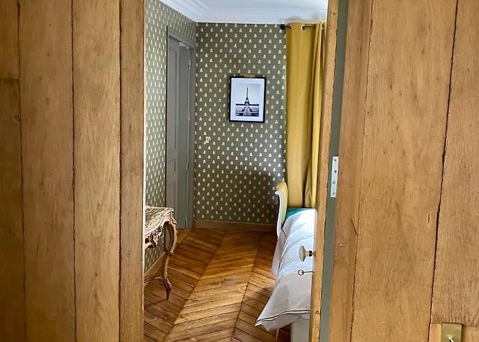 شقة Luxury Marais With Authentic Parisian Flair باريس